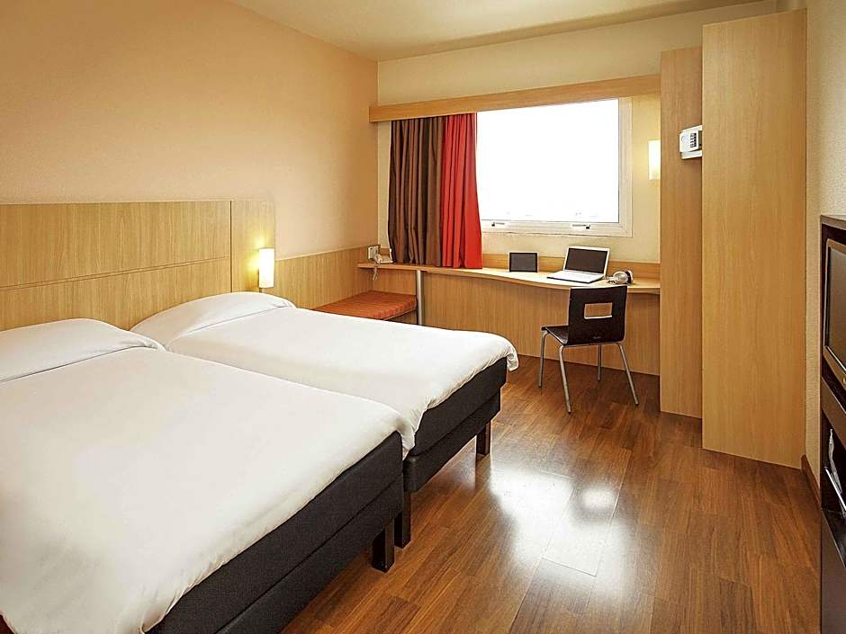 Ibis Vitoria Praia do Canto