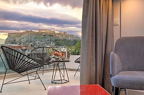 Deluxe Suite With Acropolis View