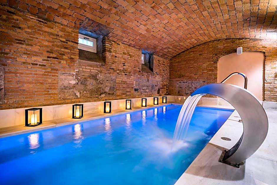 Palacio Gran Vía, a Royal Hideaway Hotel