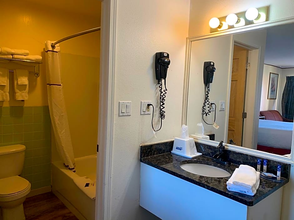 Americas Best Value Inn Wall