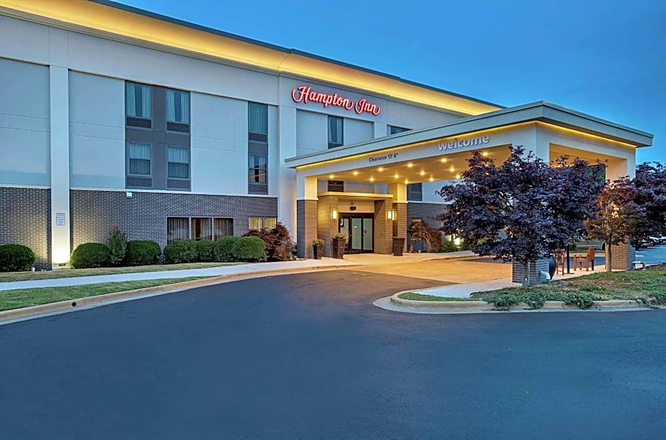 Photo 1 of 35 of Hampton Inn Cullman