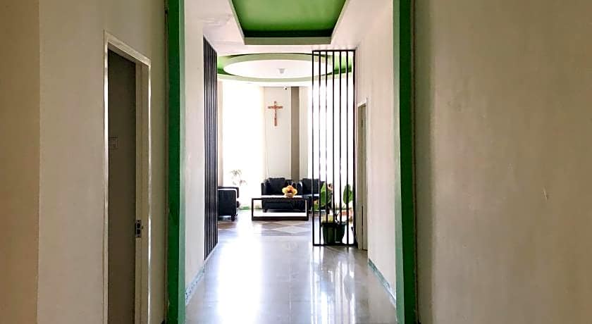 RedDoorz near Pantai Pede