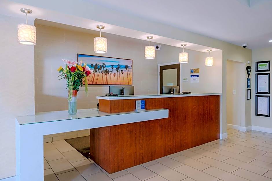 Best Western Plus South Coast Inn