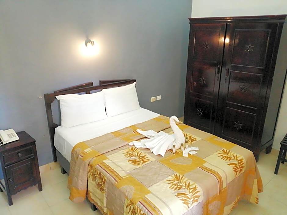 Photo 1 of 8 of Standard 1 Queen Bed