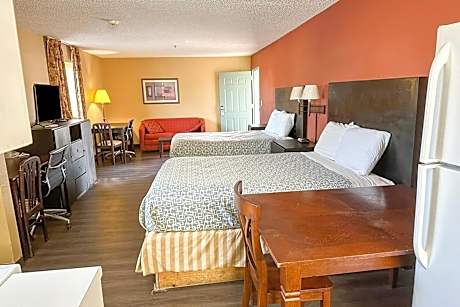 2 Queen Beds with Kitchenette Non-Smoking