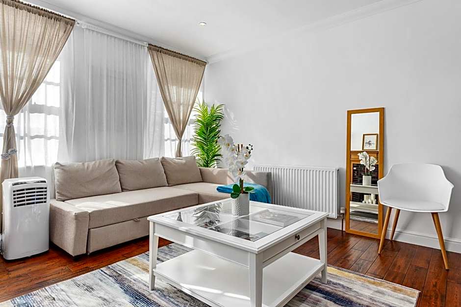 London Knightsbridge Sloane Pavilion Road Chelsea 5 mins walking to hyde Park and Harrods