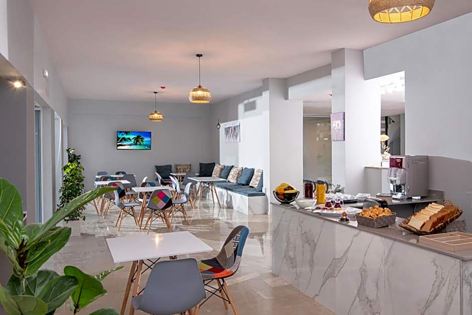 Golden Sunlight Hotel by Estia