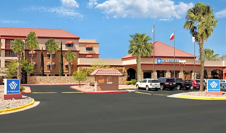 Wyndham El Paso Airport Hotel And Water Park