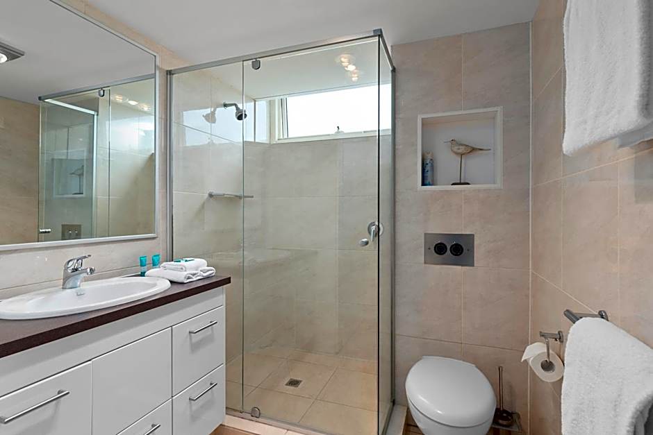 84 The Spit Holiday Apartments