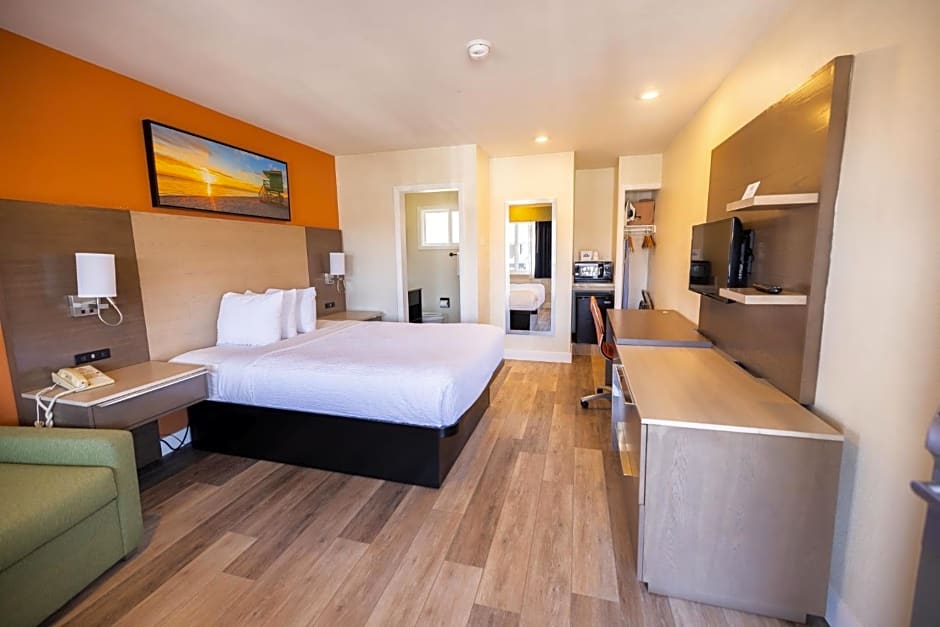 Days Inn by Wyndham Monterey Downtown