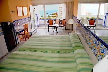 Double Room (2 Adults + 1 Child )