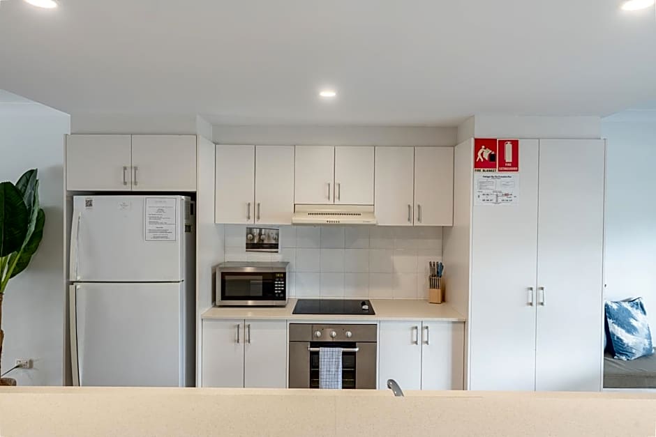 Outrigger Bay Apartments