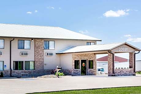 Super 8 by Wyndham Jefferson