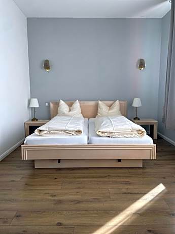 Basic Triple Room