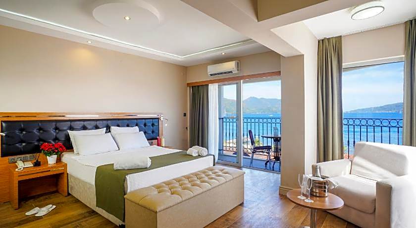 Aurasia Sea Side Hotel