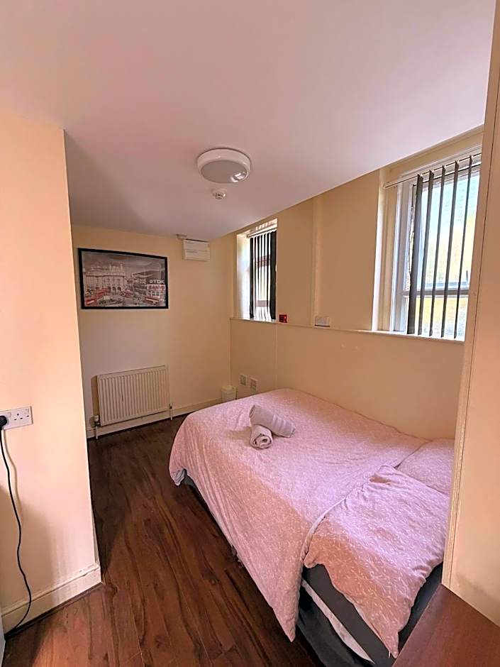 24/7 London Hostel