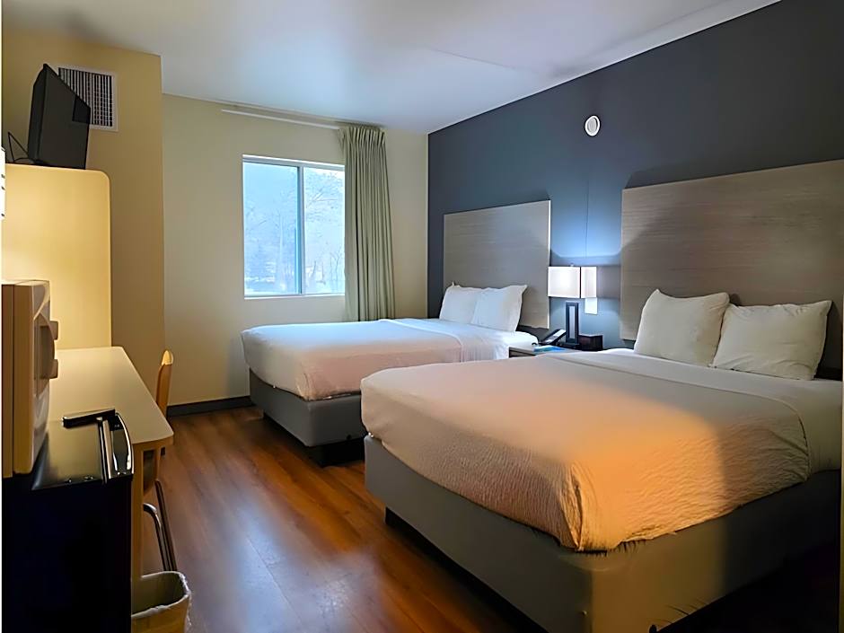 Econo Lodge Hot Springs South