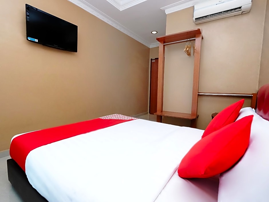 Super OYO 707 Ayuni Hotel