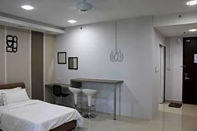Superior Twin Studio