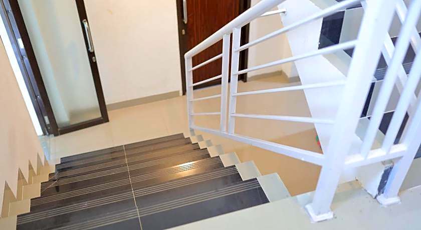 Urbanview Hotel Eropa Maros near Sultan Hasanuddin Airport by RedDoorz