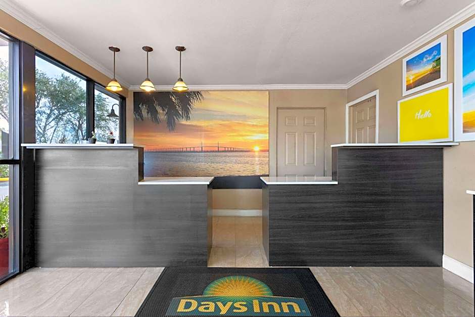 Days Inn by Wyndham St. Petersburg Central