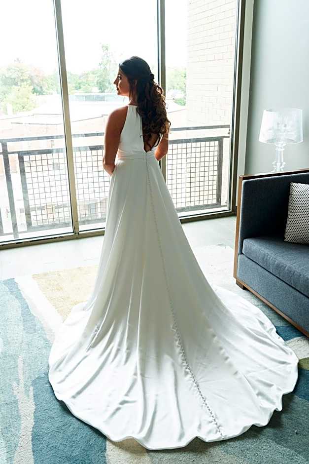 THE MC, AUTOGRAPH COLLECTION