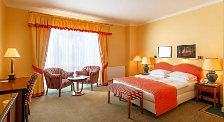 Deluxe Balcony Room
