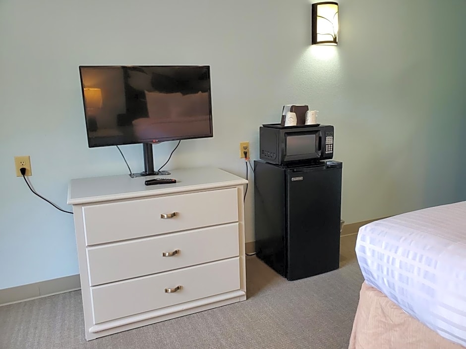 Coastal Inn & Suites