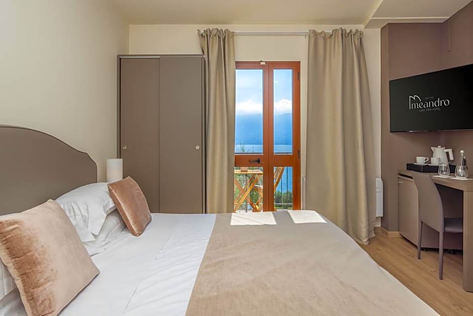 Hotel Meandro - Lake View