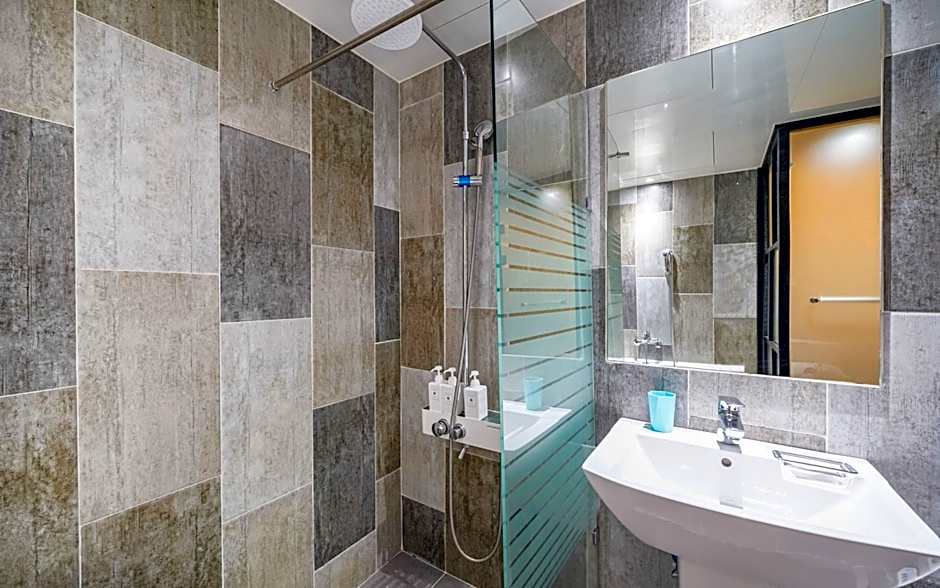 Busan Gangseo Sinhodong Hotel The May