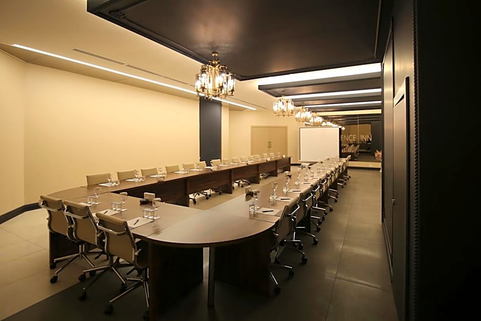 Hotel Excellence Inn