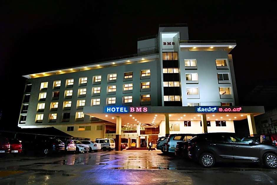 Photo 1 of 30 of Hotel BMS