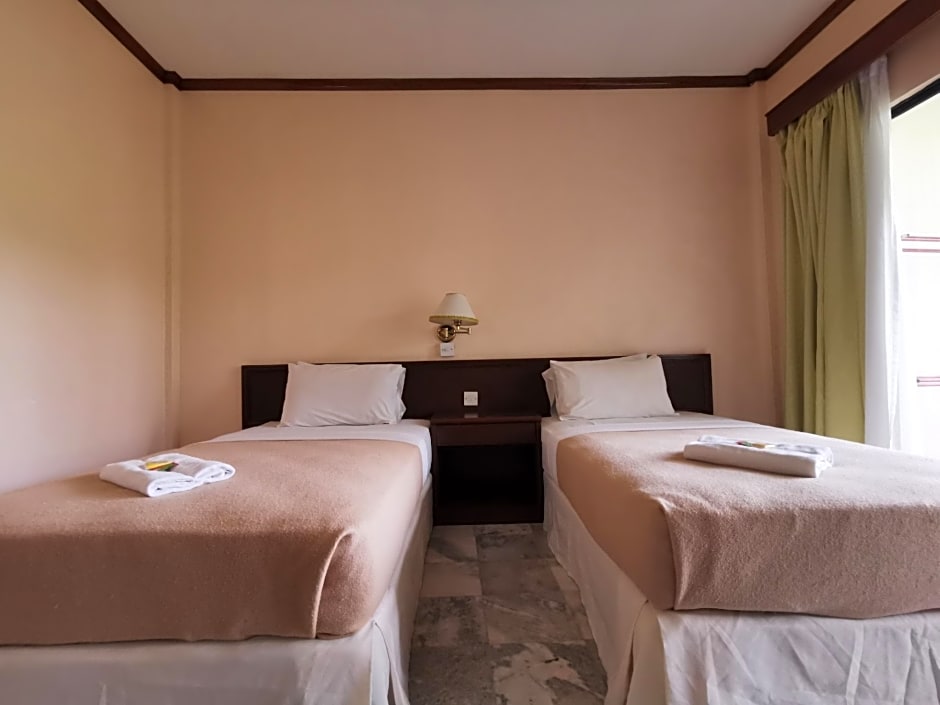 OYO 89972 Borneo Paradise Beach Hotel