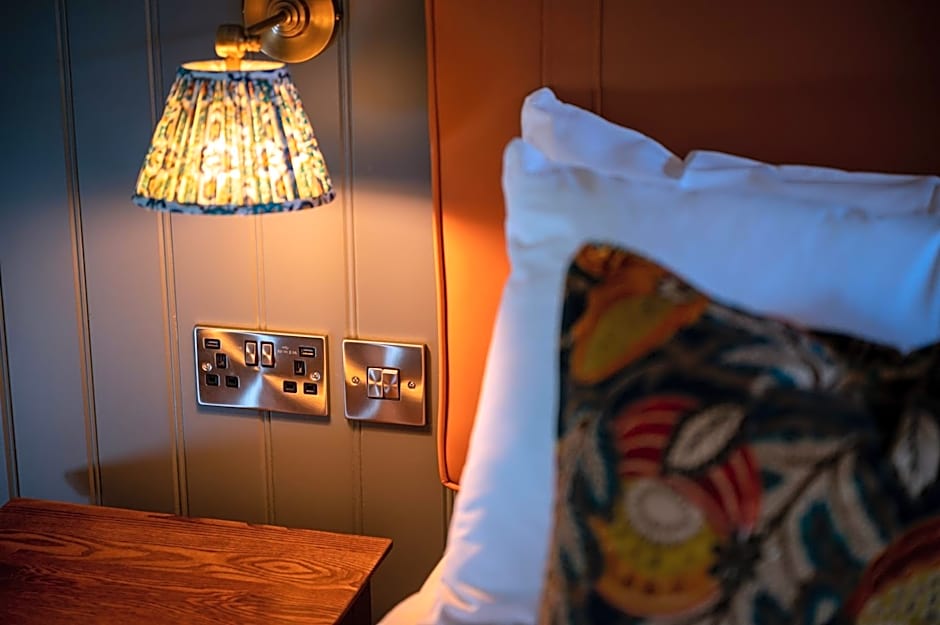 Ely Hotel by Chef & Brewer Collection