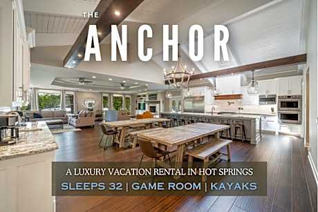 Stunning Luxury Lakefront Lodge! 8 BRs! Sleeps 32!