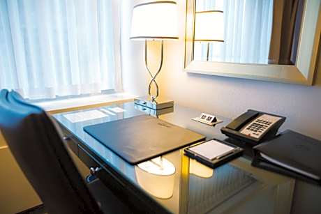Fairmont Gold King Room - Lounge Assess
