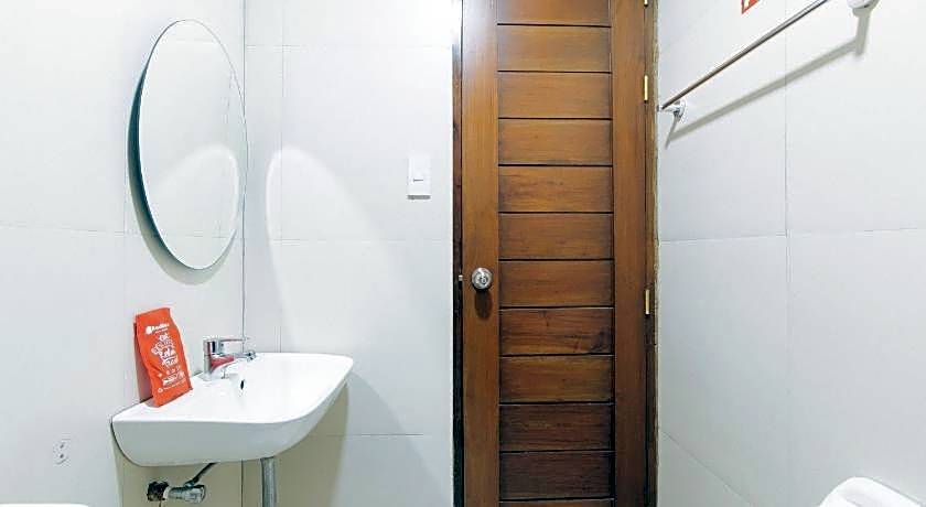 RedDoorz near Fernwoods Garden Quezon City