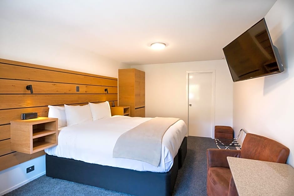 33 Lomond Lodge Motel & Apartments