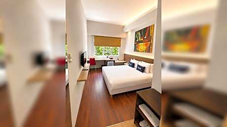 Deluxe Room - 1 King Bed