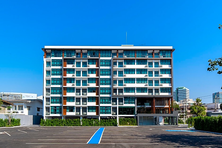 Orion Hotel and Residence