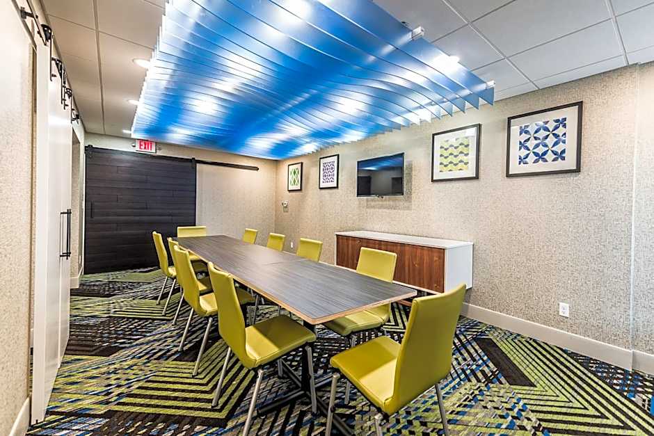 Holiday Inn Express Flint-Campus Area By IHG