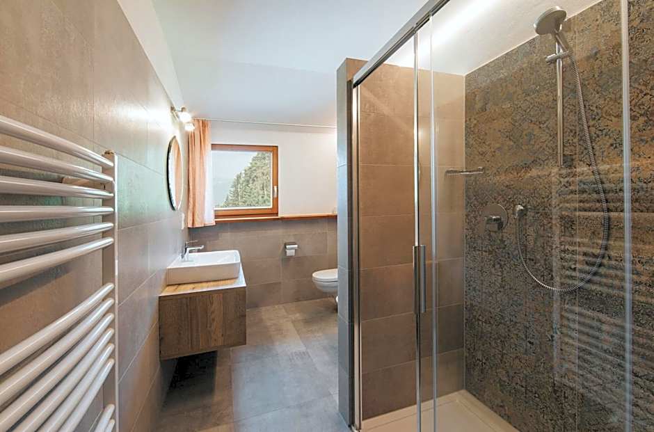 Residence Obermoarhof - Family Apartments with Pool & Playground