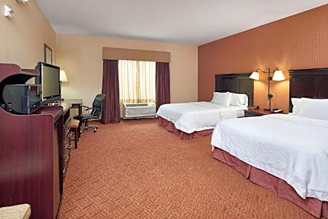 Room with Two Queen Beds - Non-Smoking
