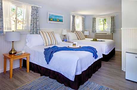 Standard Queen Room with Two Queen Beds