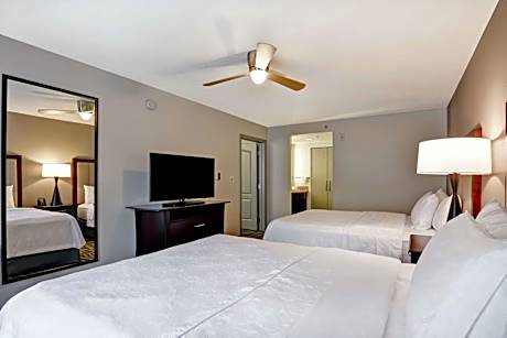 Two Queen beds 1 bedroom Suite Nonsmoking