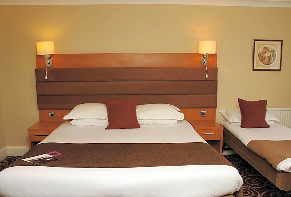 The Legacy Rose & Crown Hotel