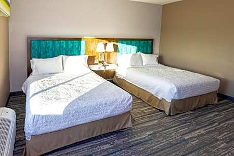 Queen Room with Two Queen Beds - Hearing Access