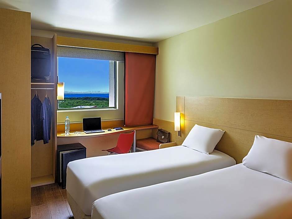 Ibis Cancun Centro Hotel
