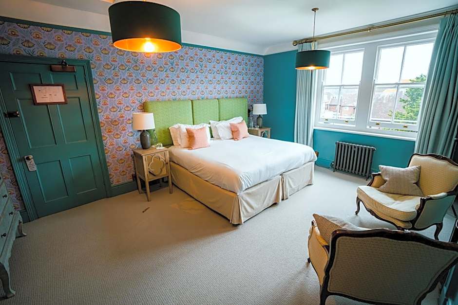 Purchases Restaurant & Accommodation