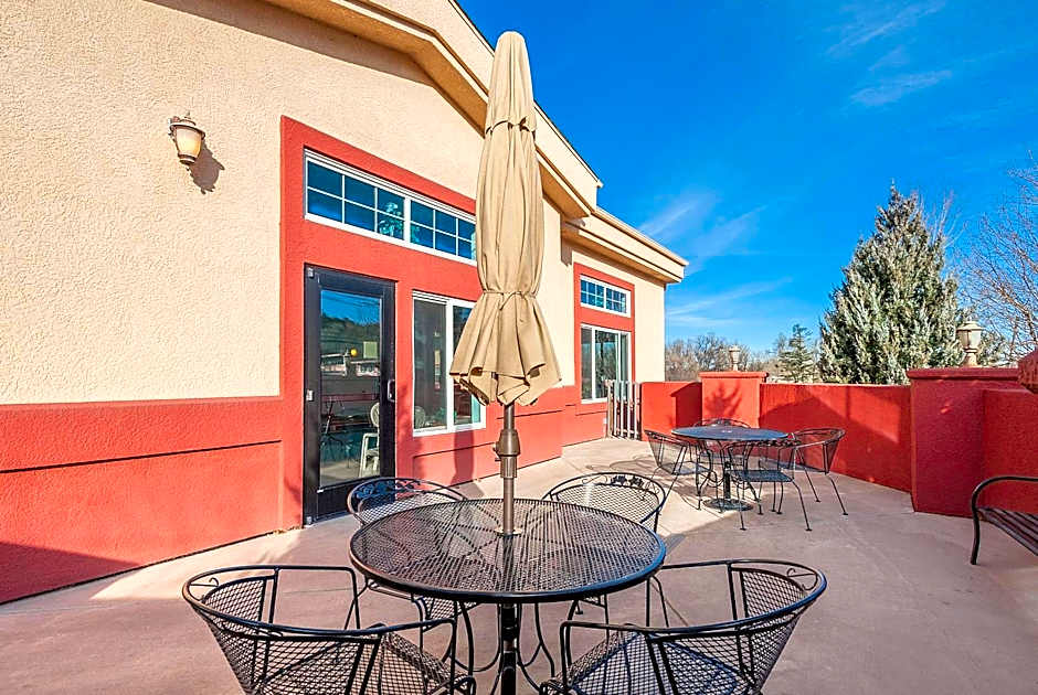 Days Inn by Wyndham Manitou Springs